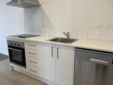 204/28c Eileen Newey Place