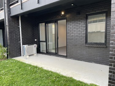 G07/28C Eileen Newey Place