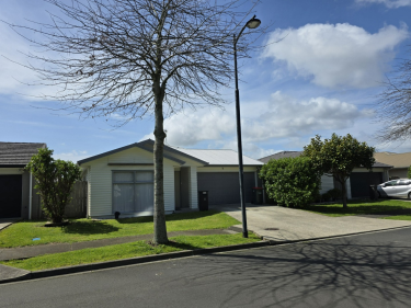 11 Pipipi Crescent