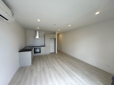 8/21 Lupton Road