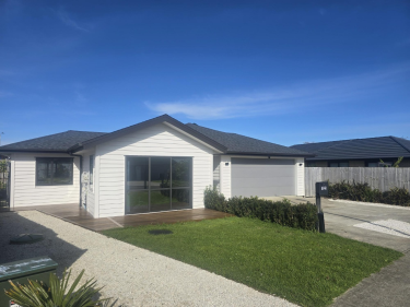 12 Opouatu Avenue