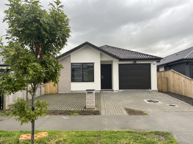 47 Rorotu Ave