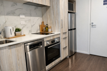 401/2b Augustus Terrace