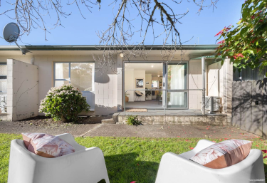 4/7 Tawa Road
