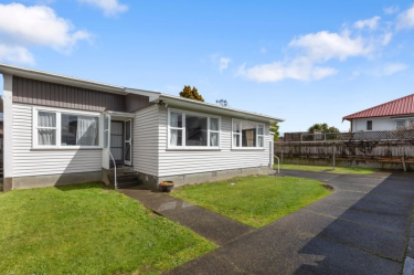 a /11 Barsi Grove