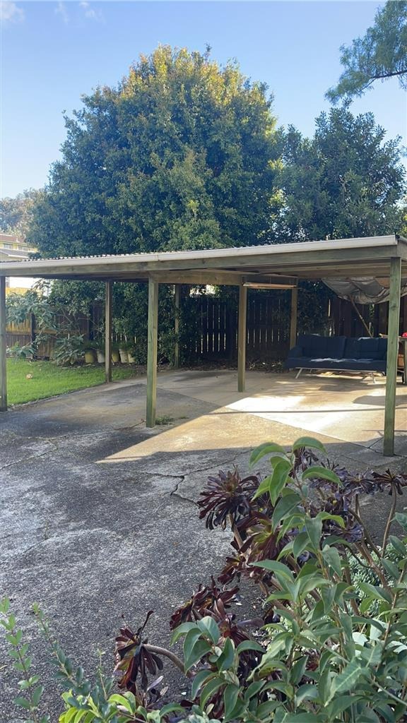 1 Carport