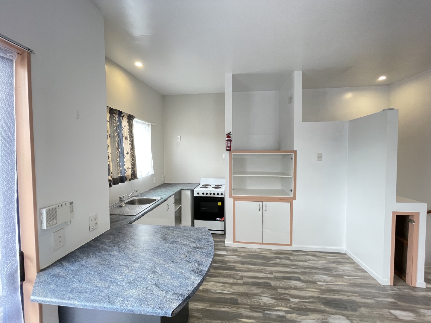 Prime Glen Eden Location!
