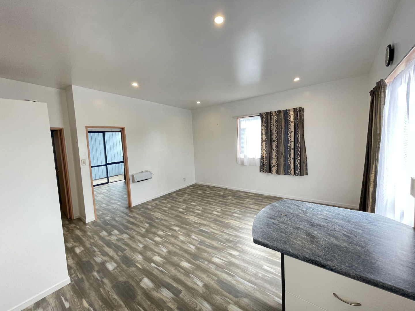 Prime Glen Eden Location!