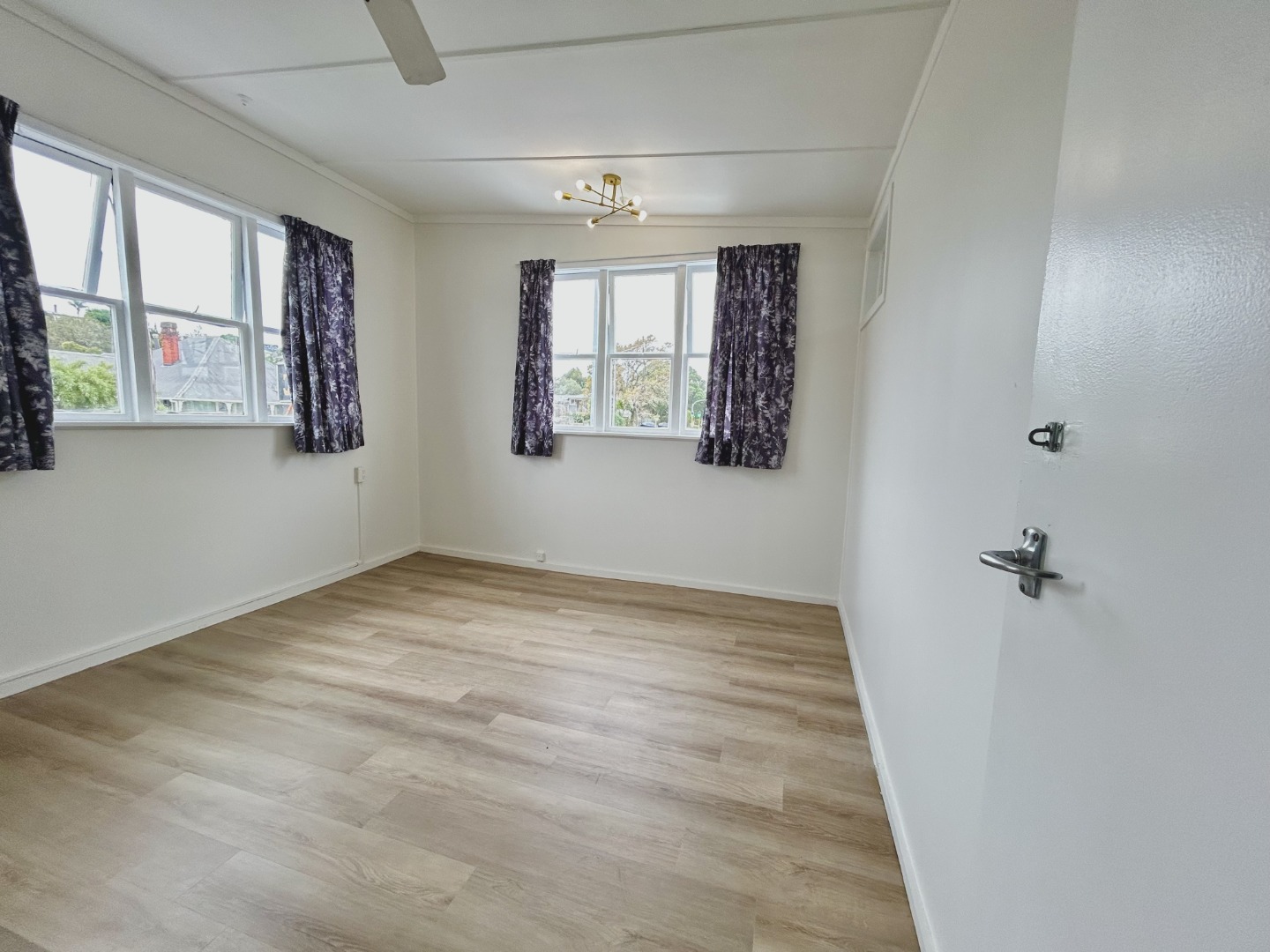Prime location plus affordable rent! - photo 9