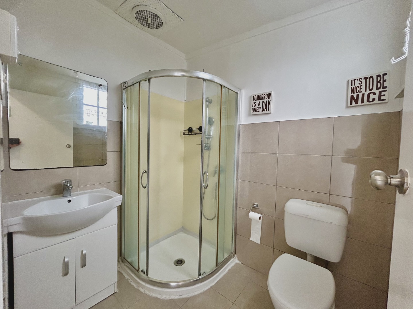 Prime location plus affordable rent! - photo 10