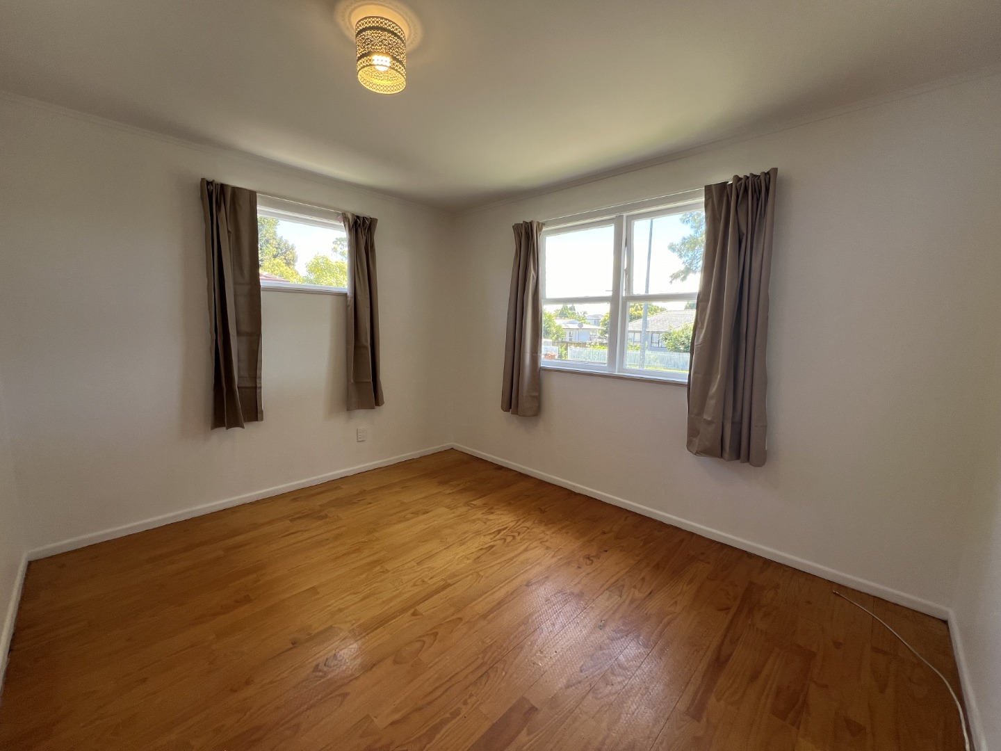 Renovated Family Home in Prime Henderson Location - photo 8