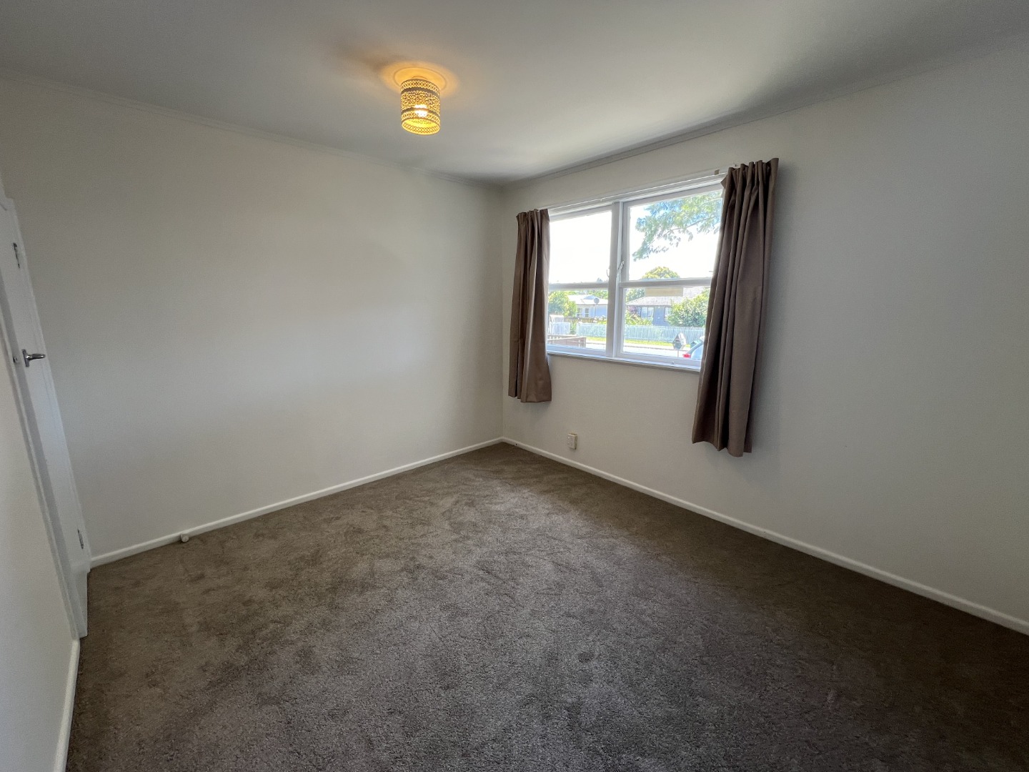 Renovated Family Home in Prime Henderson Location - photo 9