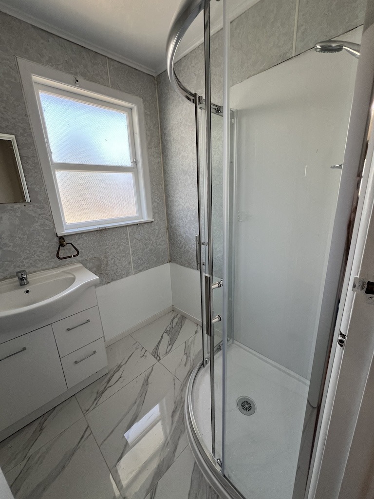 Renovated Family Home in Prime Henderson Location - photo 5