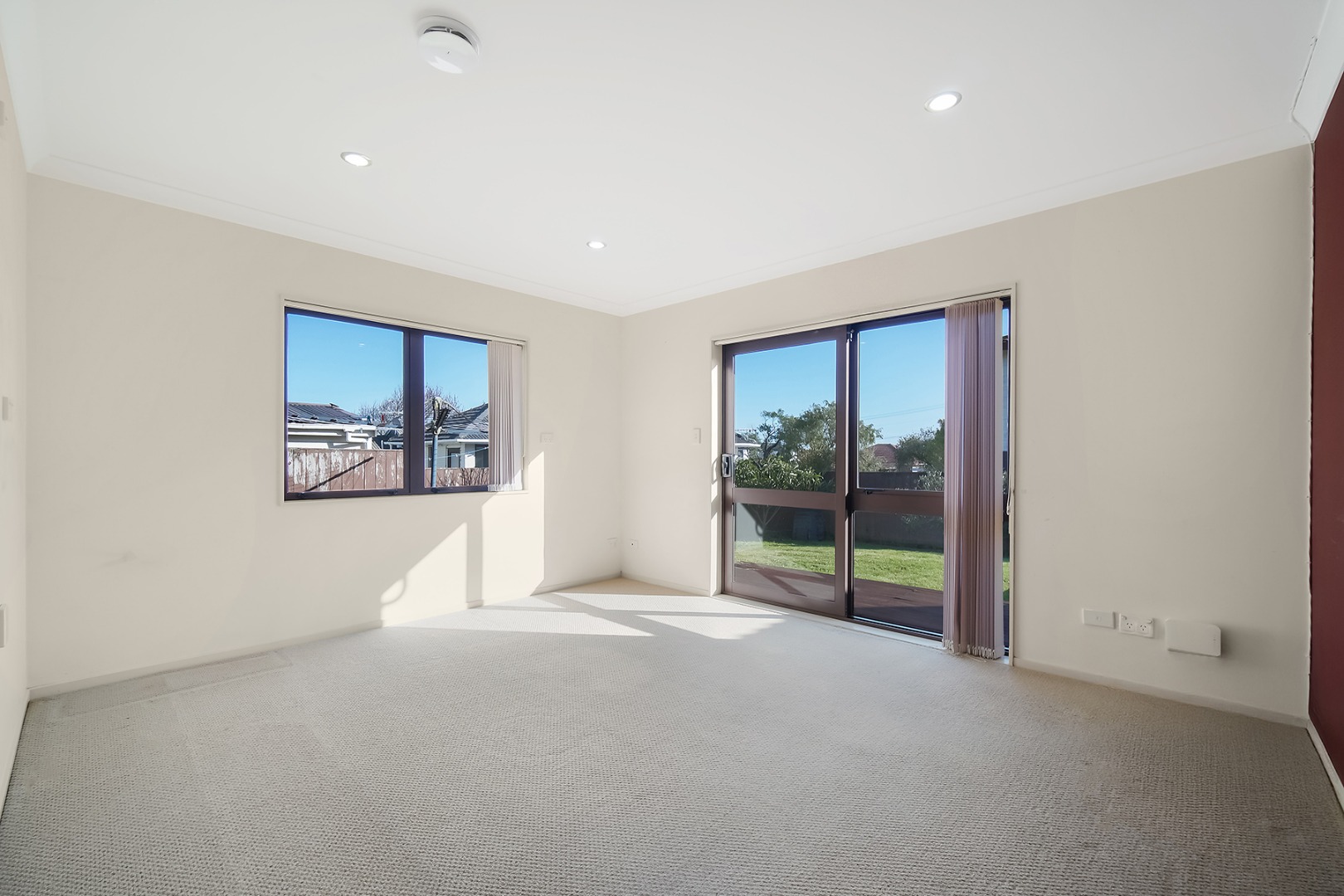 Elegant Family Living in the Heart of Blockhouse Bay - photo 8