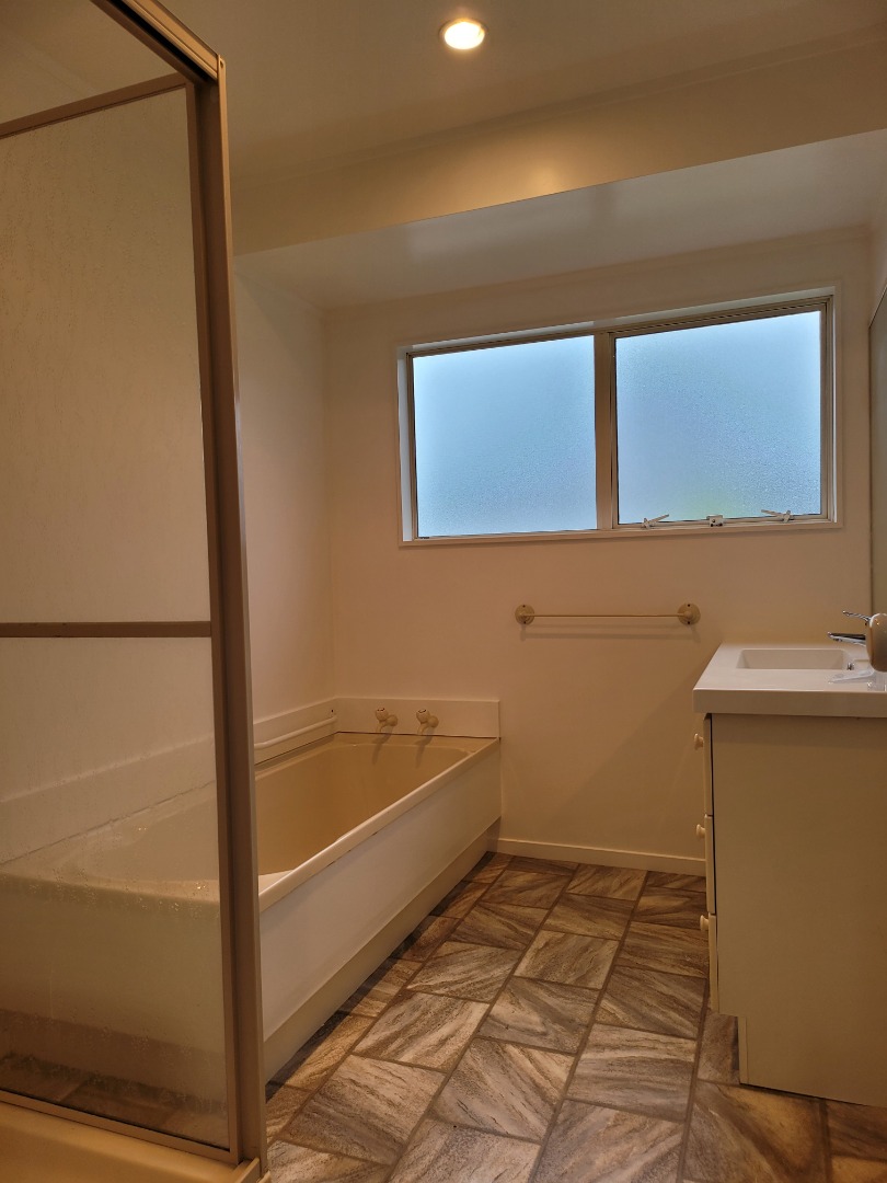 Warm dry sunny 3 bed 2 bath with fantastic views - photo 8