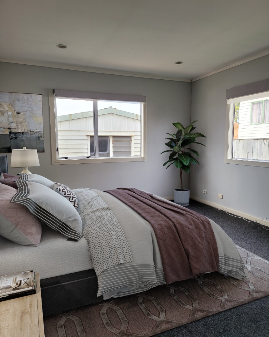 New Kitchen & Large Living with 4 dbl bedrooms 2 bathrooms 3 toilets - photo 4