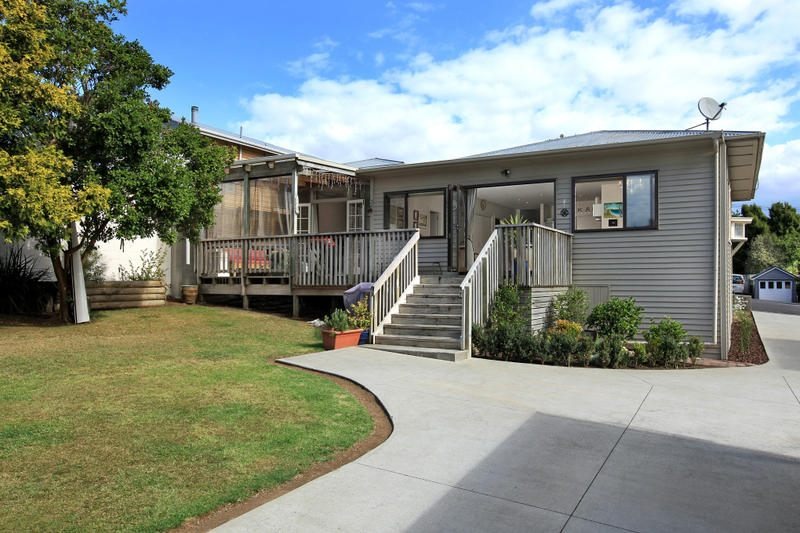 Large spacious bungalow in a great part of town