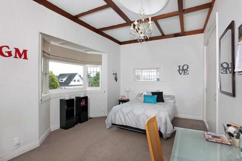 Large spacious bungalow in a great part of town - photo 7