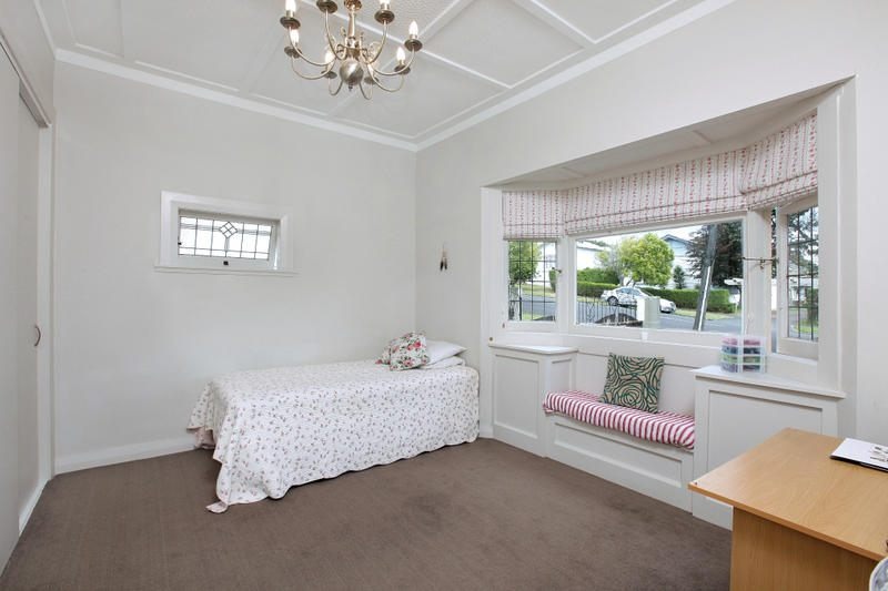 Large spacious bungalow in a great part of town - photo 8