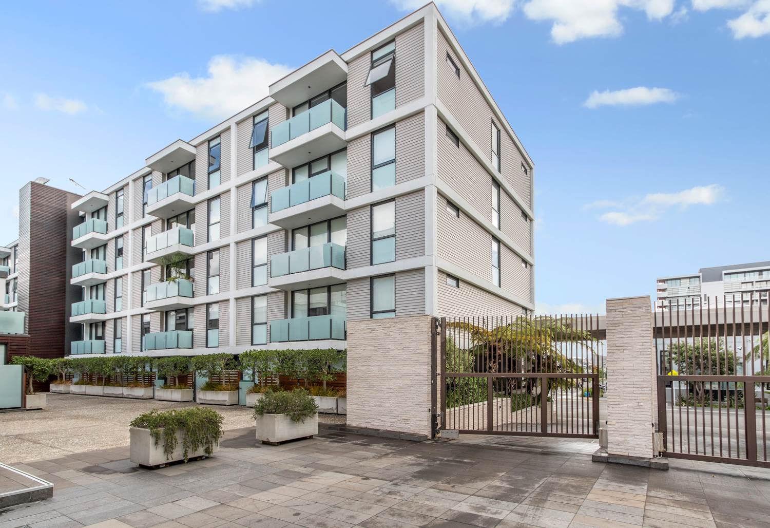 Lighter Quay Wynyard Quarter 1 Bed 1 Bath with world-class amenities