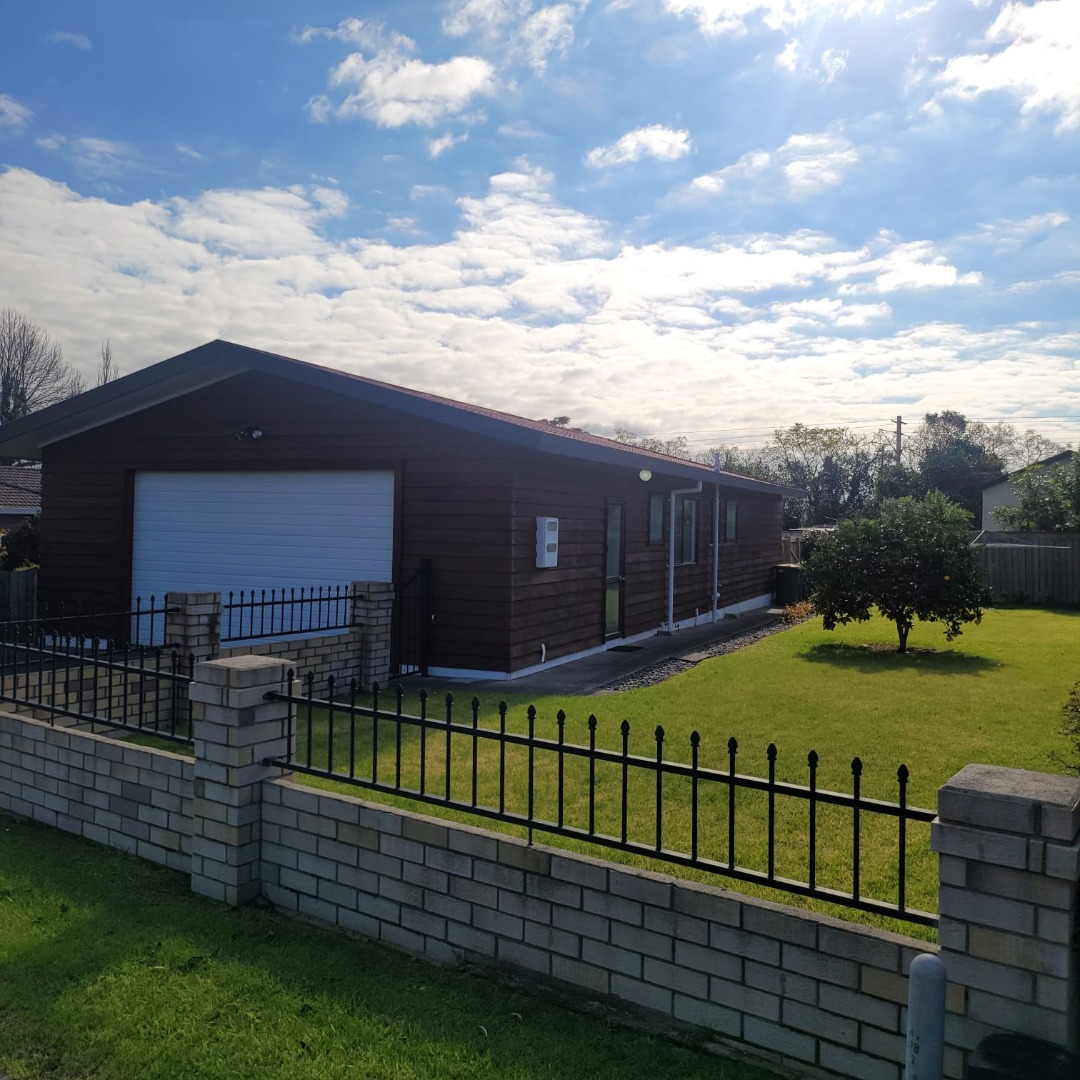Bright, sunny, warm and dry this home is perfectly located in a fabulous part of Henderson - photo 16