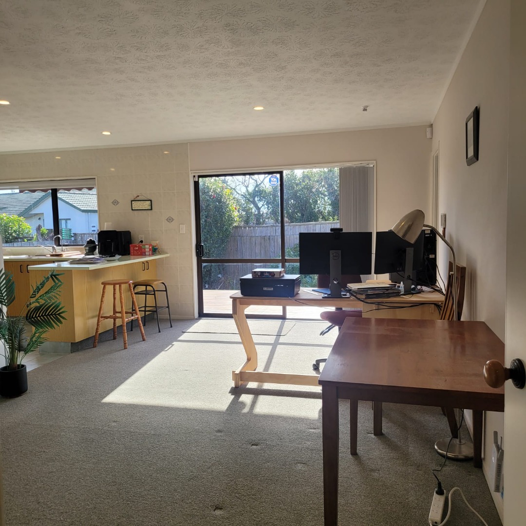 Bright, sunny, warm and dry this home is perfectly located in a fabulous part of Henderson - photo 5