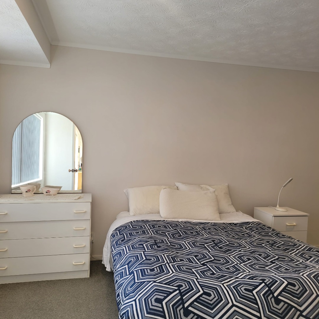 Bright, sunny, warm and dry this home is perfectly located in a fabulous part of Henderson - photo 6