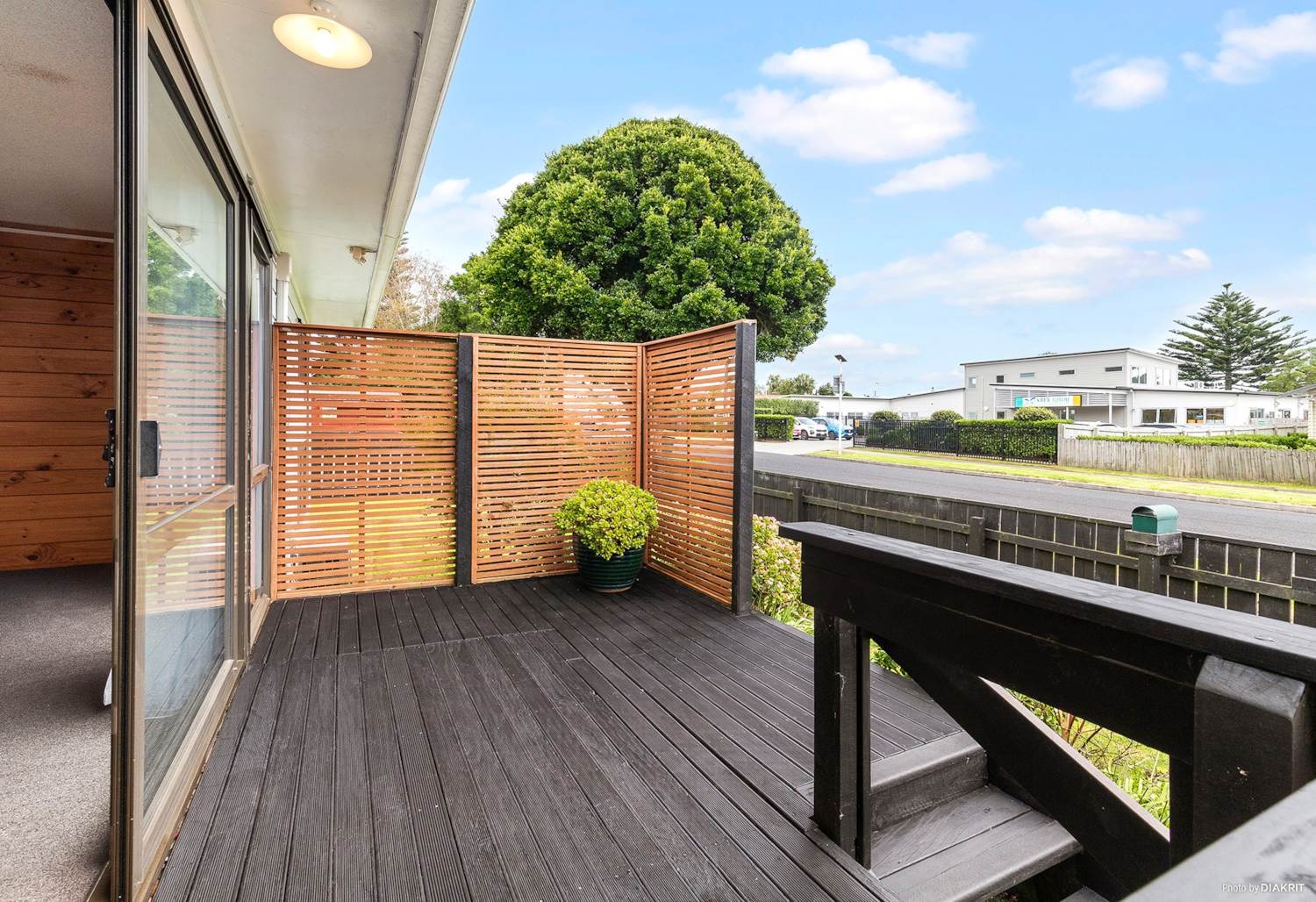 Gorgeous sunny warm 2 bedroom home - photo 10