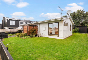 Gorgeous sunny warm 2 bedroom home 