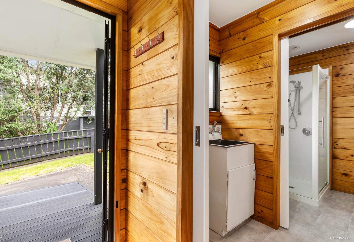 Gorgeous sunny warm 2 bedroom home - photo 8