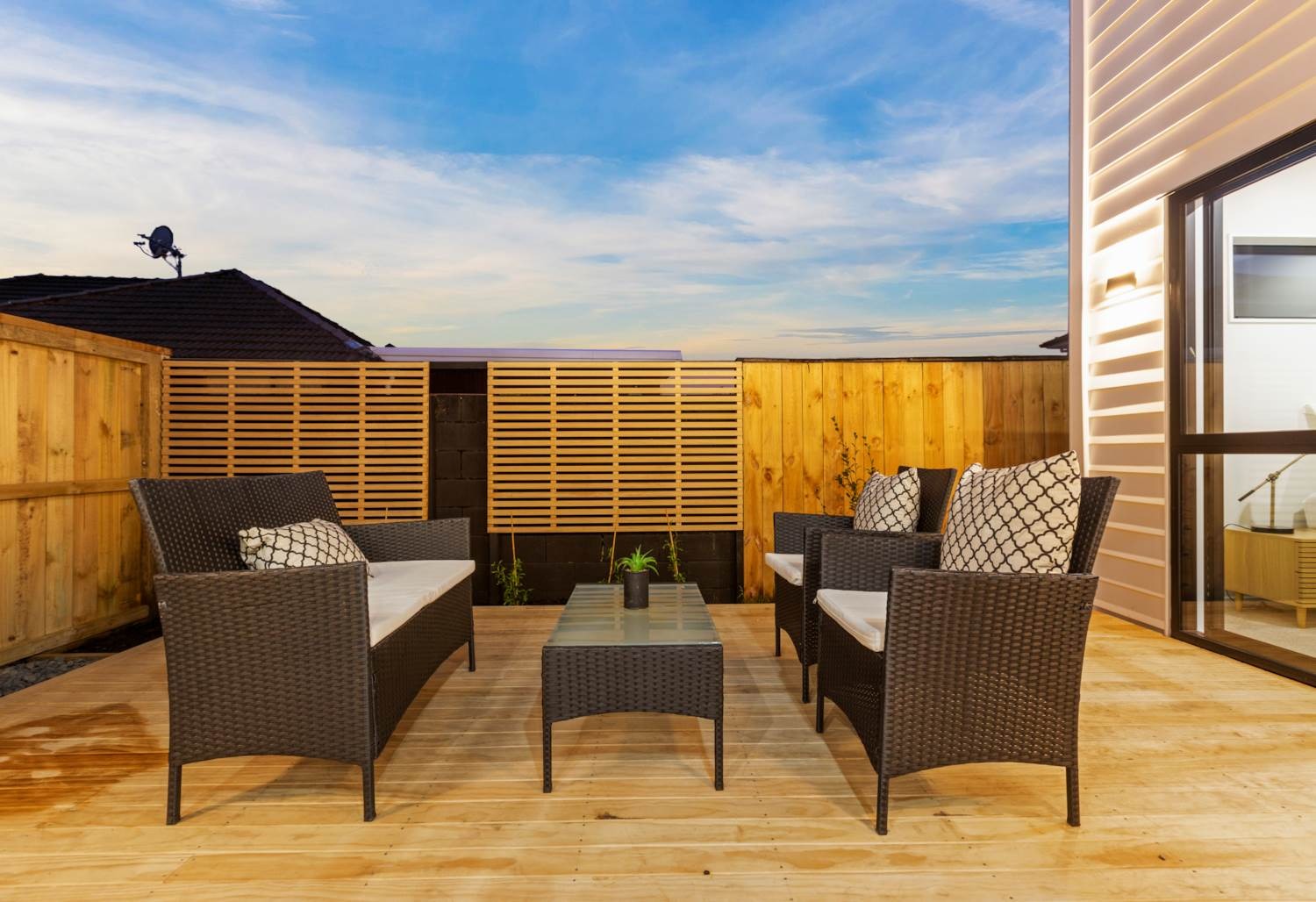 Modern 4-Bedroom Family Home – Stylish, Spacious & Low Maintenance Living - photo 13