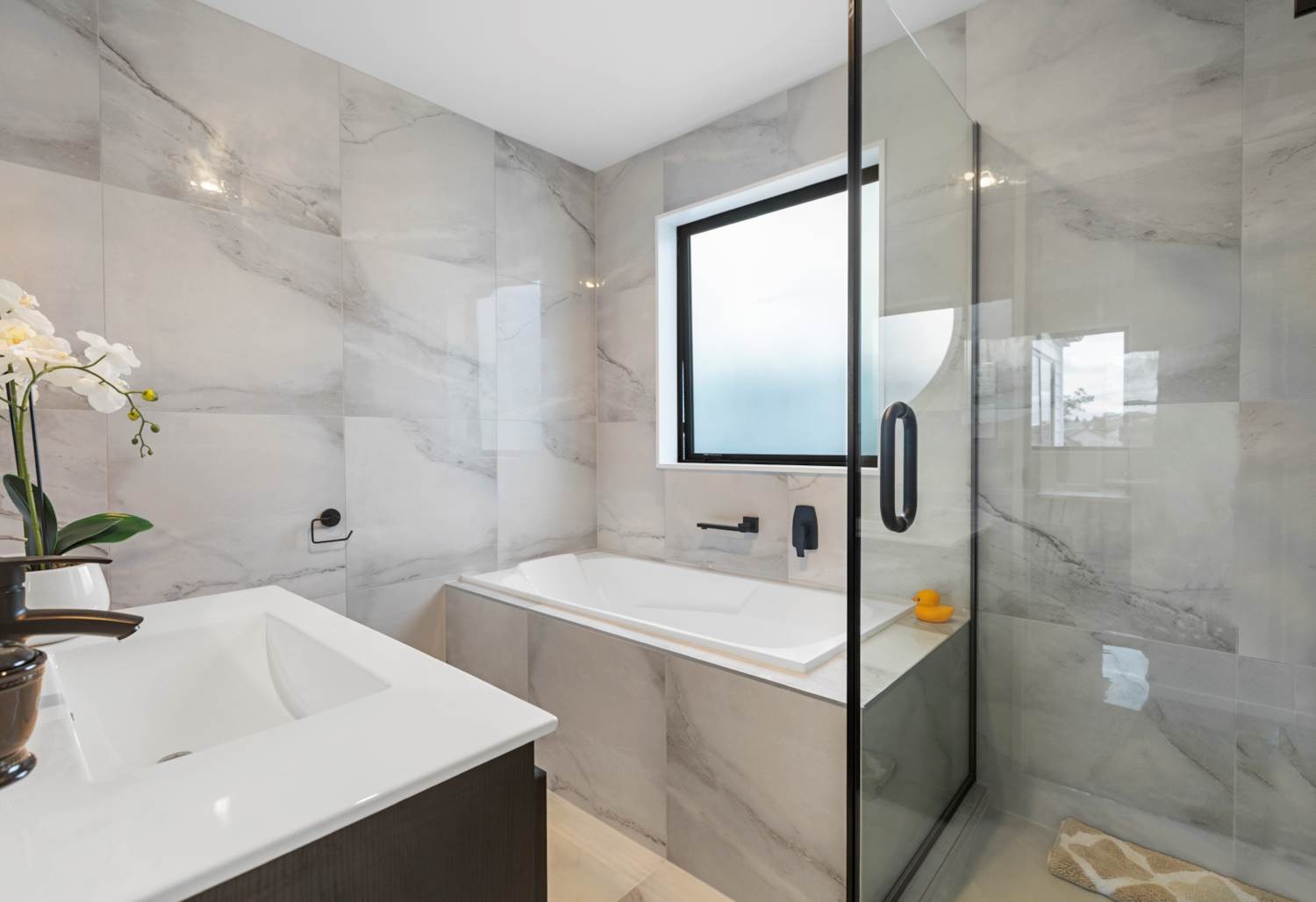 Modern 4-Bedroom Family Home – Stylish, Spacious & Low Maintenance Living - photo 11