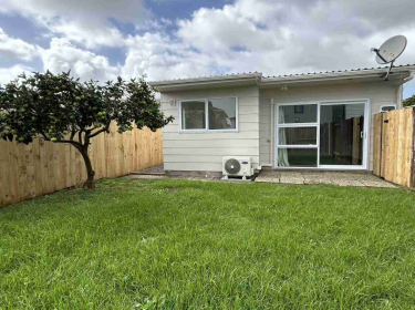 Charming 2-Bedroom Home for Lease in Weymouth