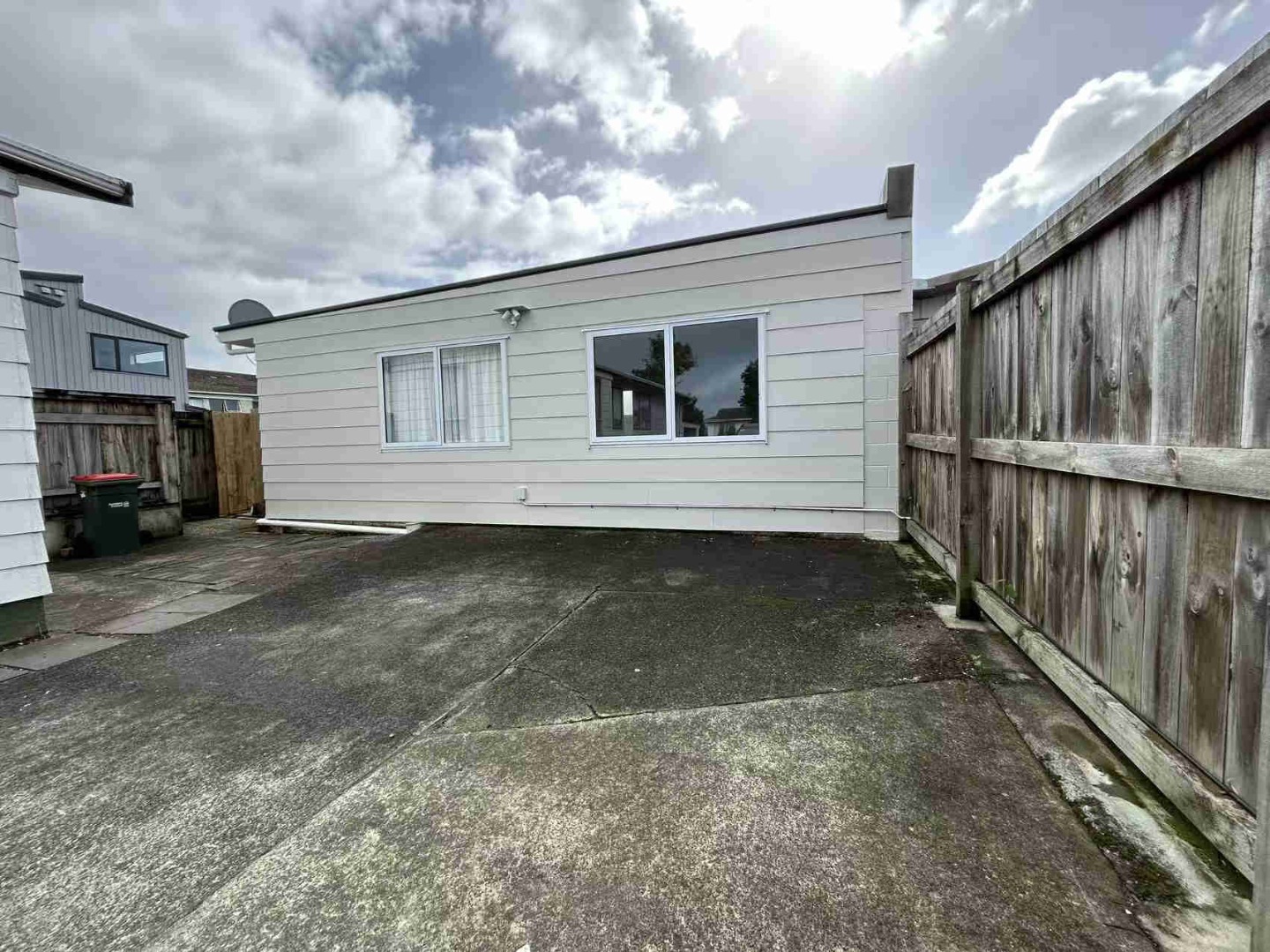 Charming 2-Bedroom Home for Lease in Weymouth