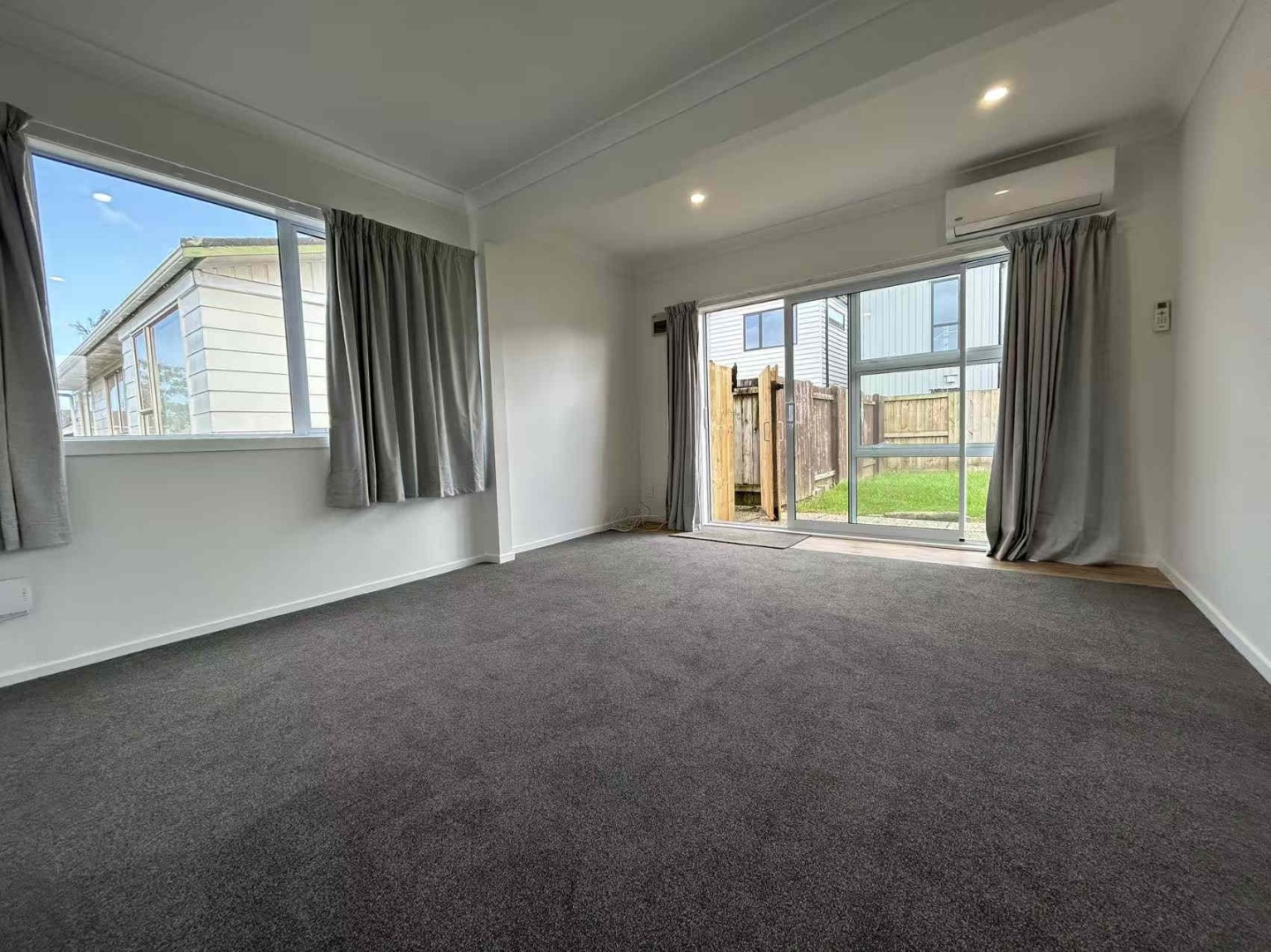 Charming 2-Bedroom Home for Lease in Weymouth