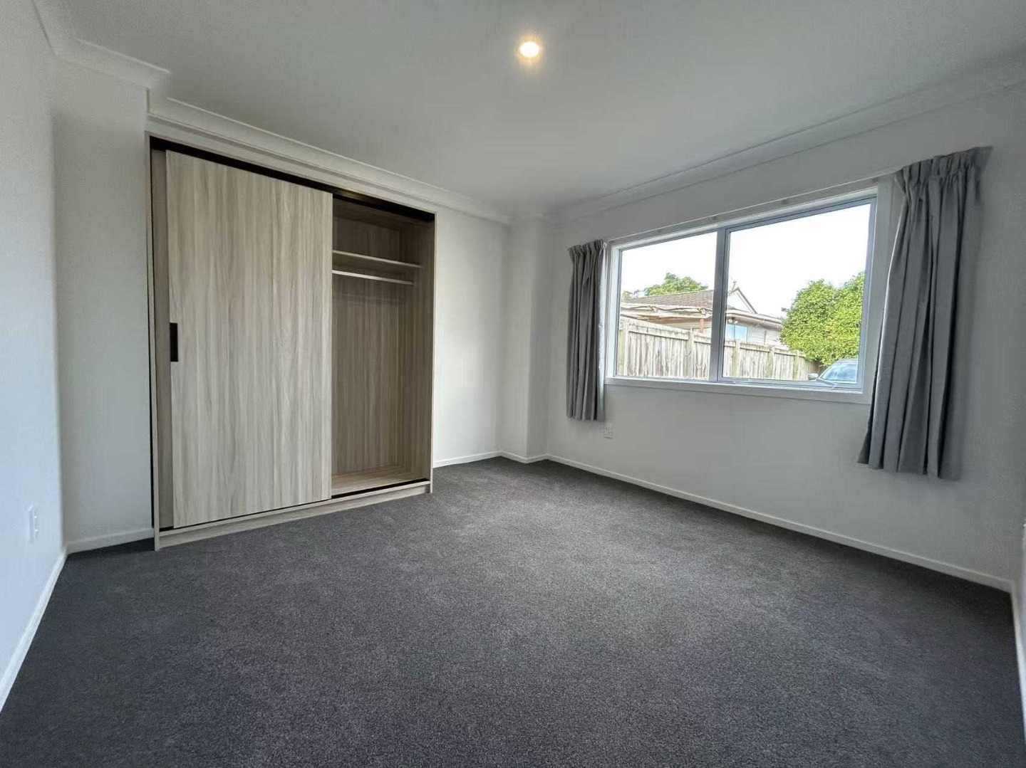 Charming 2-Bedroom Home for Lease in Weymouth - photo 6