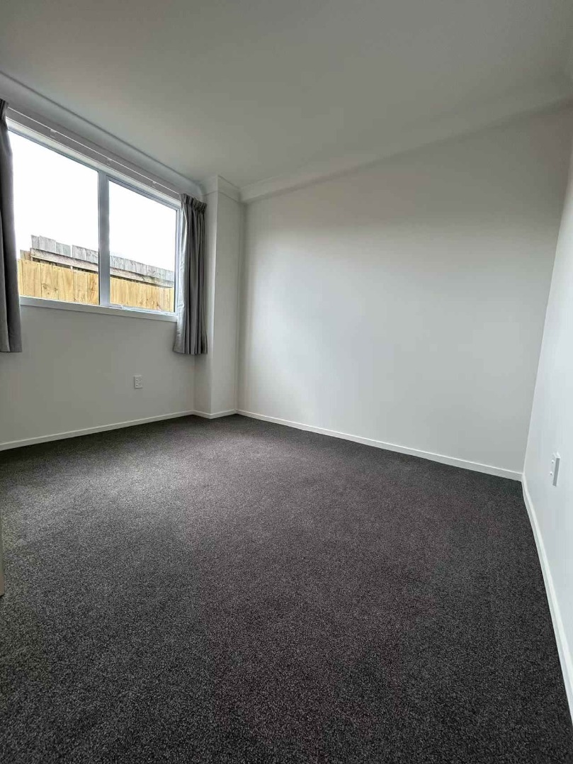 Charming 2-Bedroom Home for Lease in Weymouth - photo 7