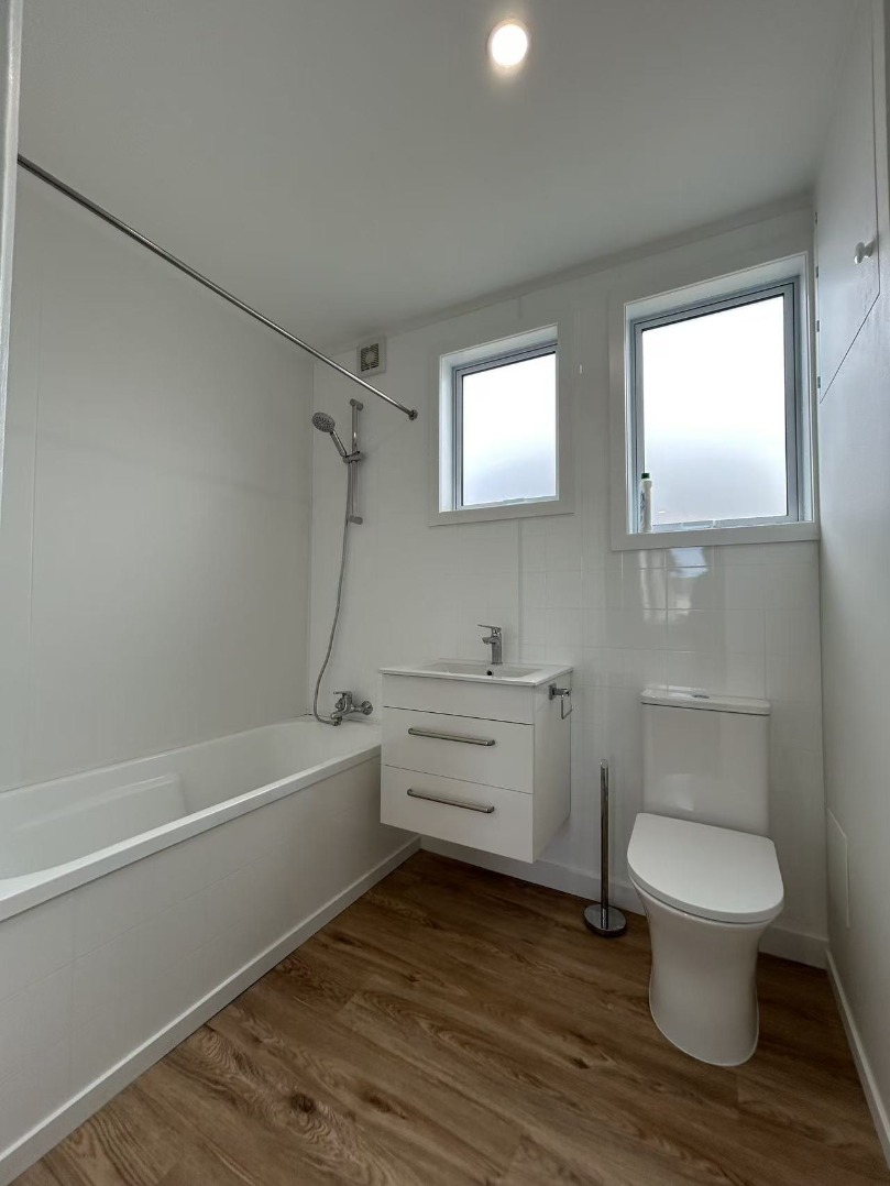 Charming 2-Bedroom Home for Lease in Weymouth - photo 8