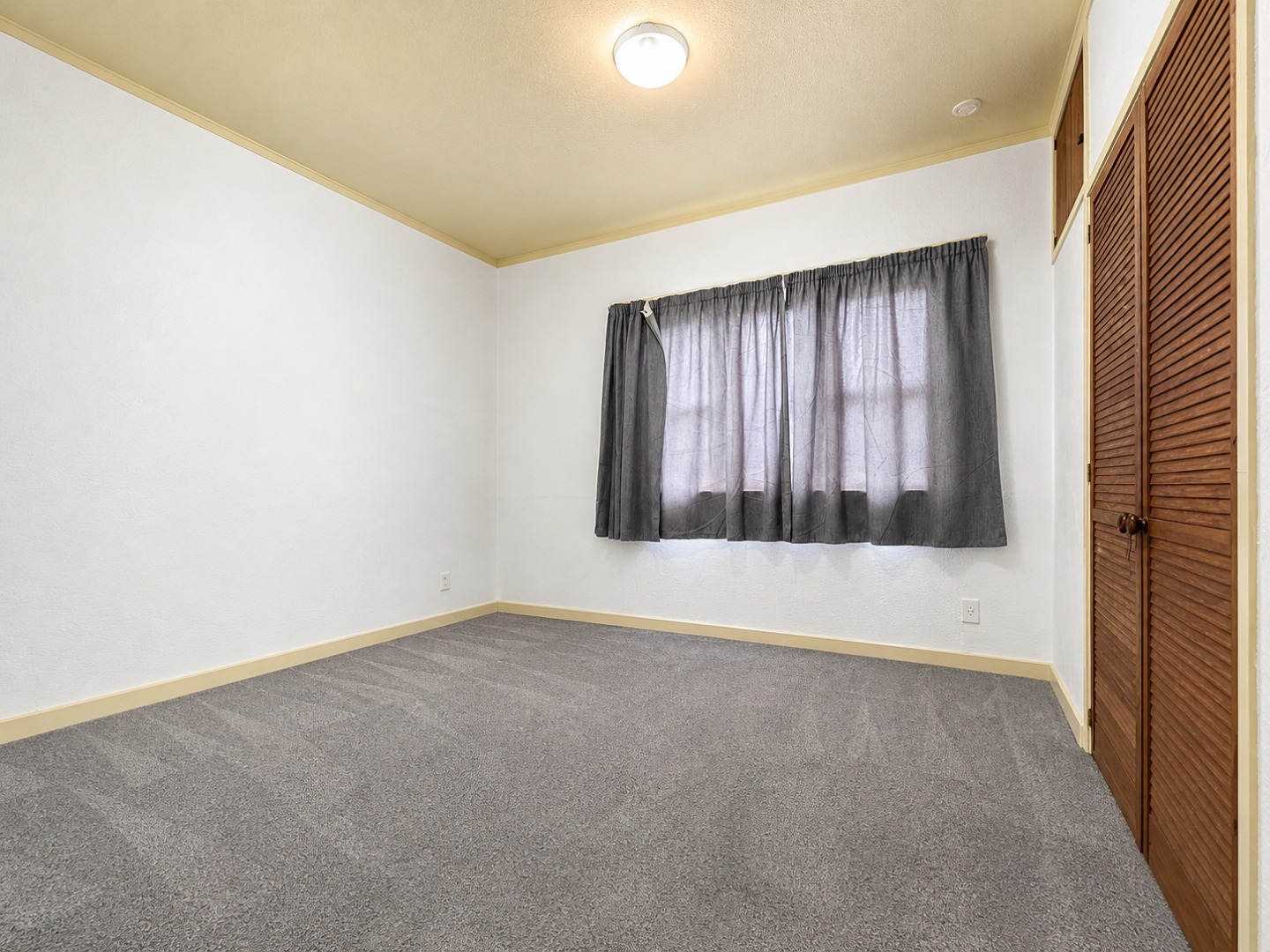 Loaction Location - photo 6