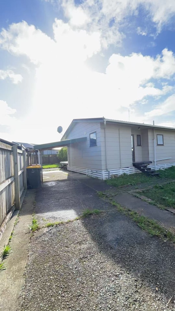 Freshly Refreshed Family Home – Ready to Move In!