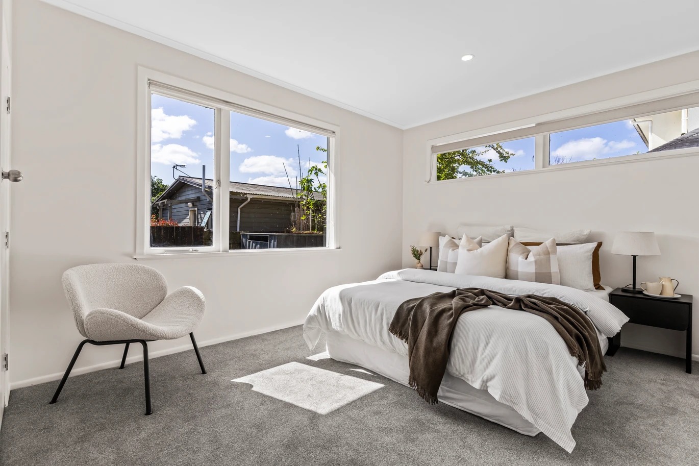 Low-maintenance section for easy living - photo 8