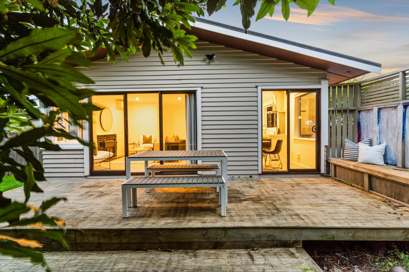 Low-maintenance section for easy living - photo 10