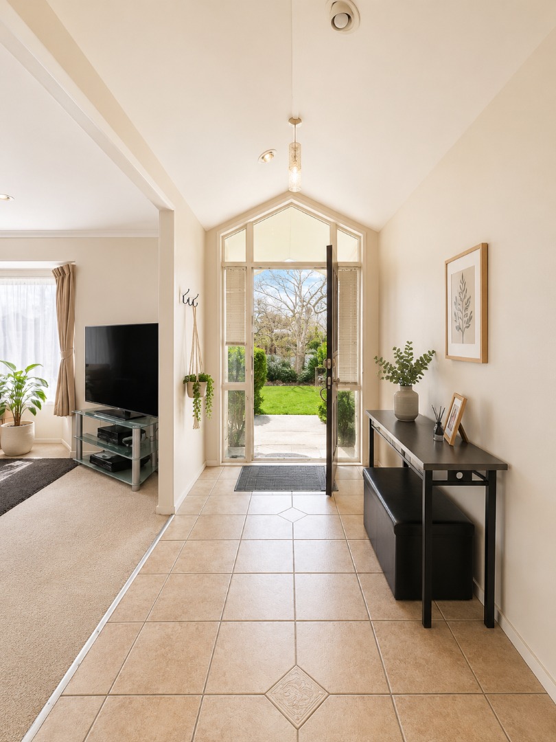 A fantastic opportunity to secure a quality family home in one of East Auckland - photo 4