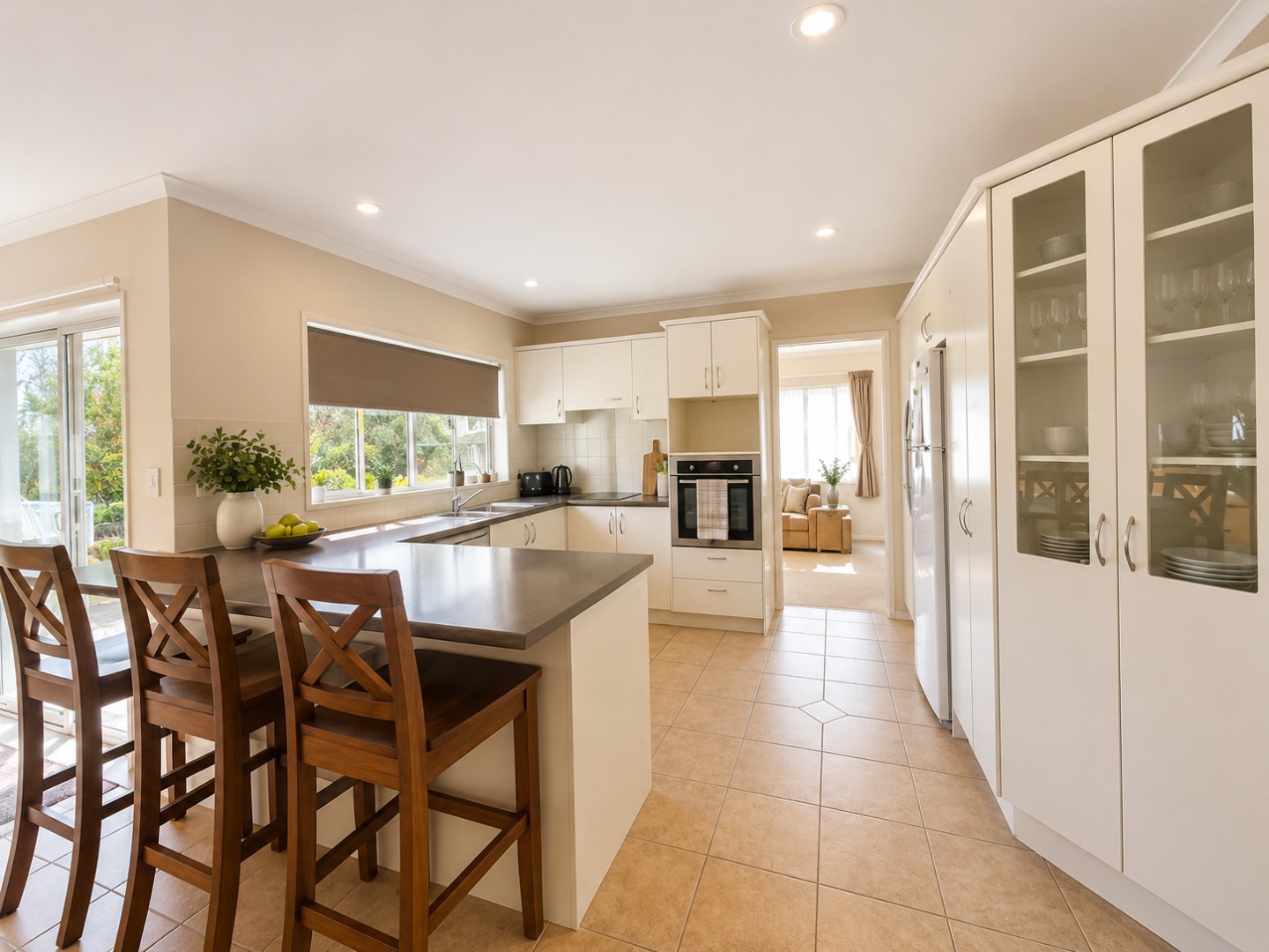 A fantastic opportunity to secure a quality family home in one of East Auckland - photo 6