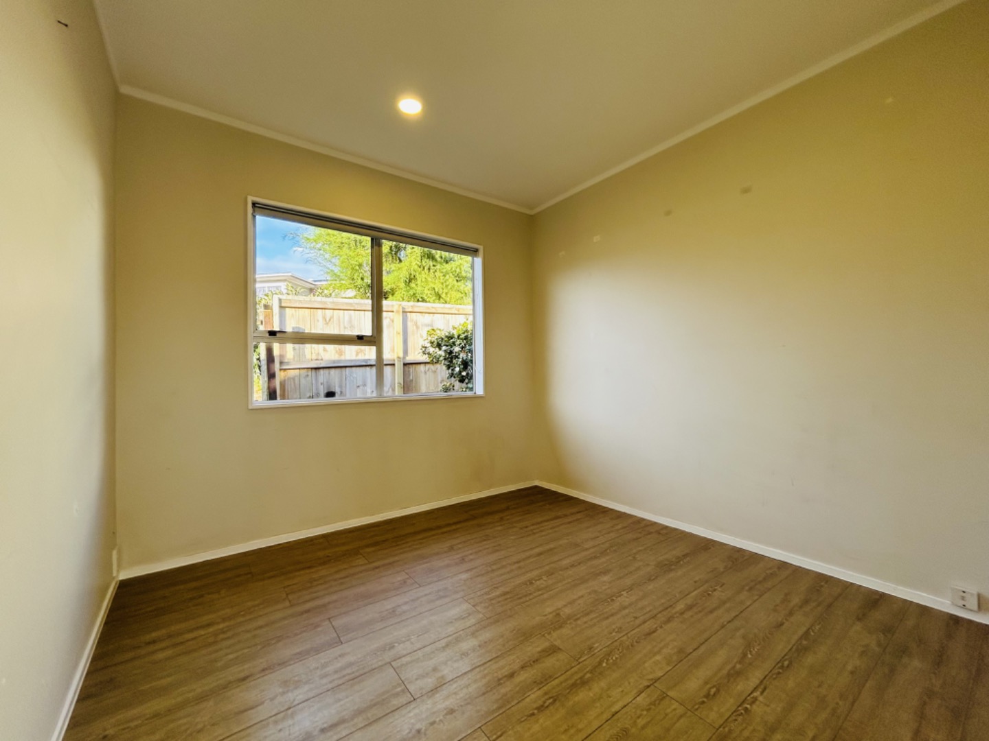 Sunny & Secure Family Home in the Heart of Sunnynook - photo 8
