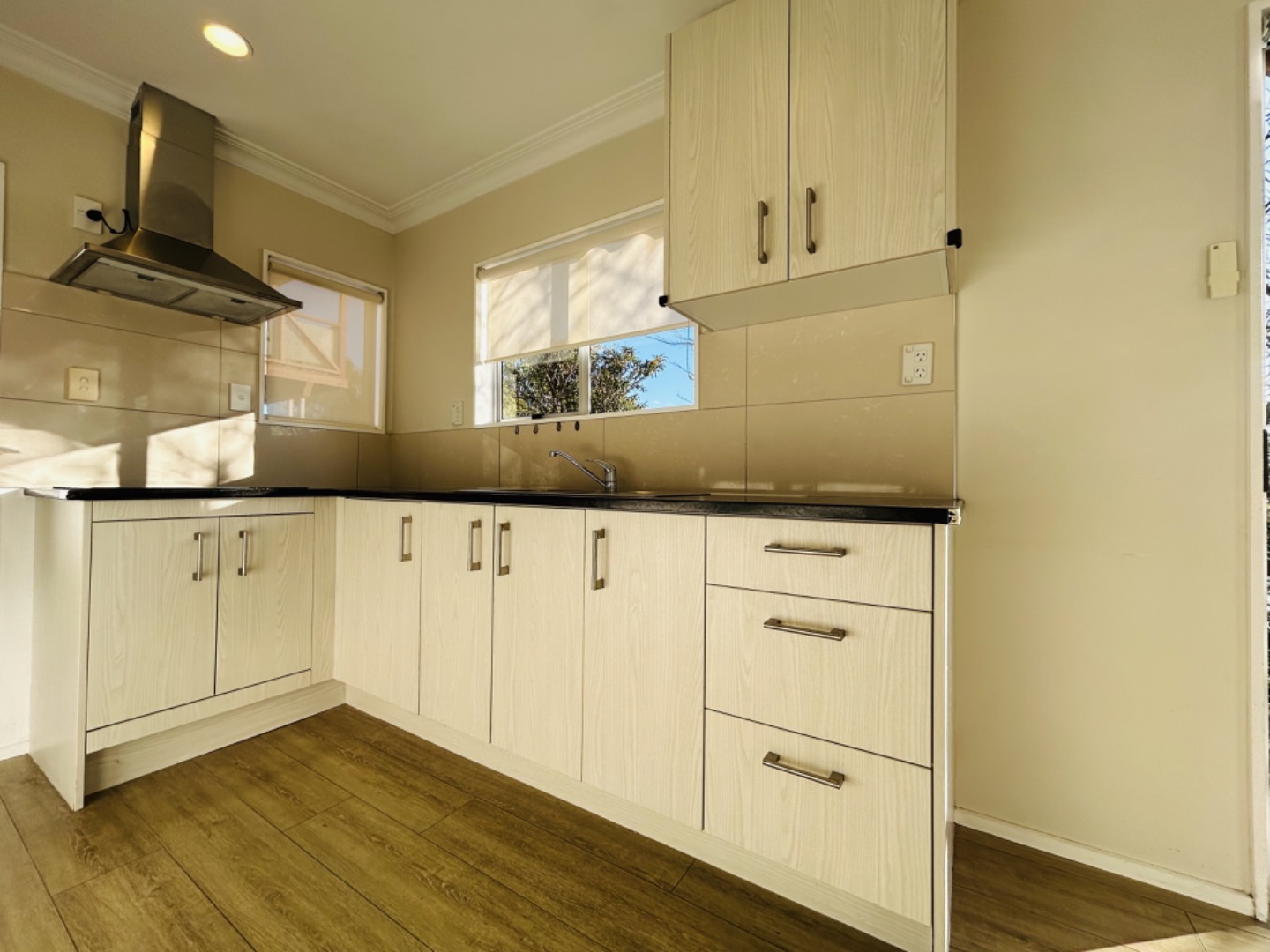 Sunny & Secure Family Home in the Heart of Sunnynook
