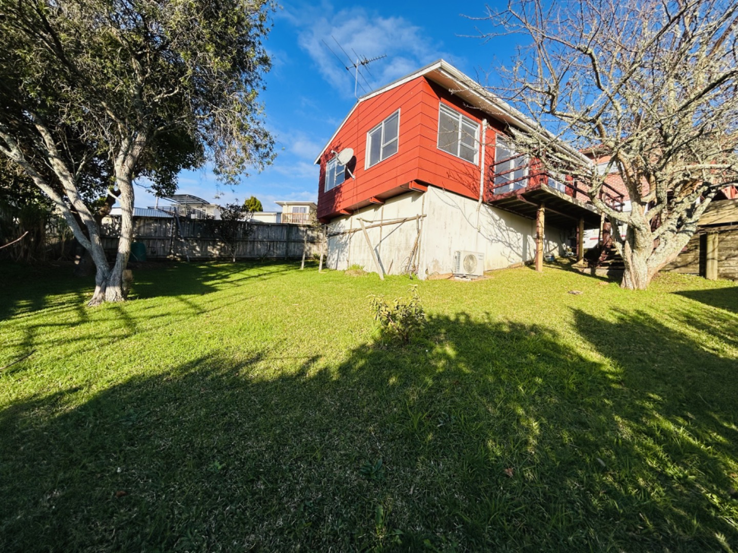 Sunny & Secure Family Home in the Heart of Sunnynook - photo 12