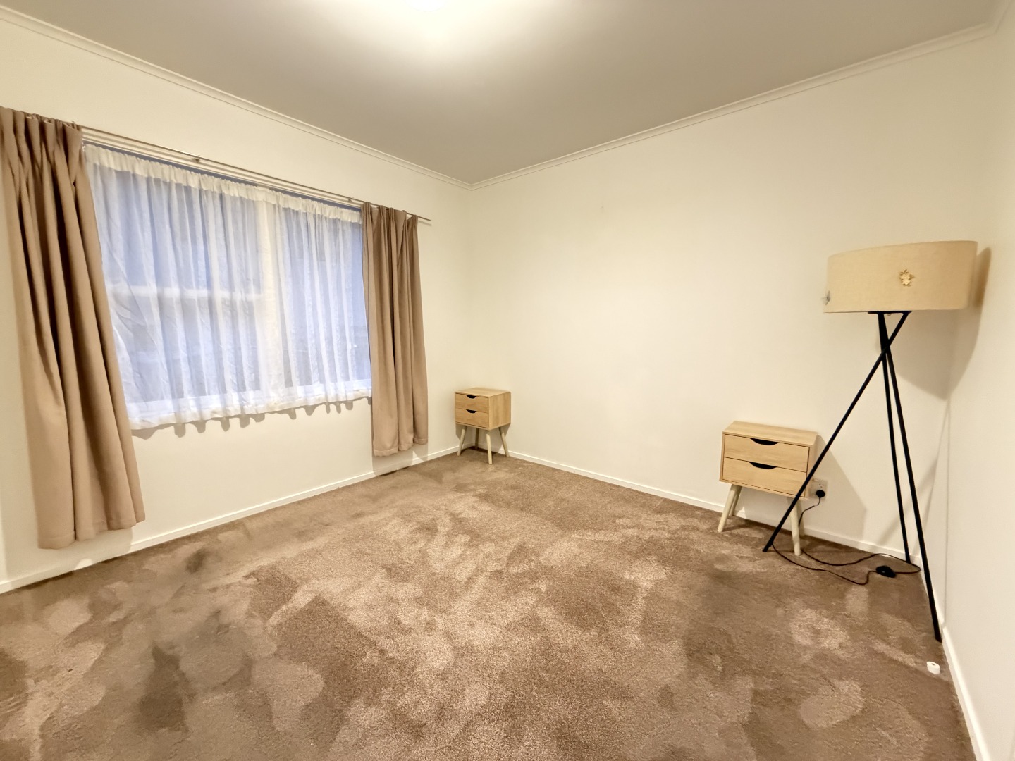 Sunny and Exceptionally Convenient Living in the Heart of Mt Eden - photo 4