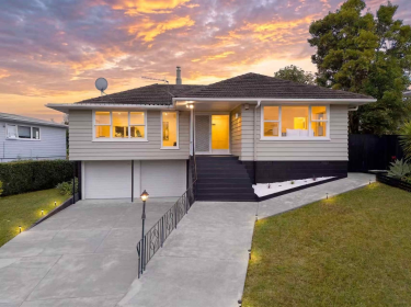 Suitable for Families or Professionals seeking quality and space in a prime location.