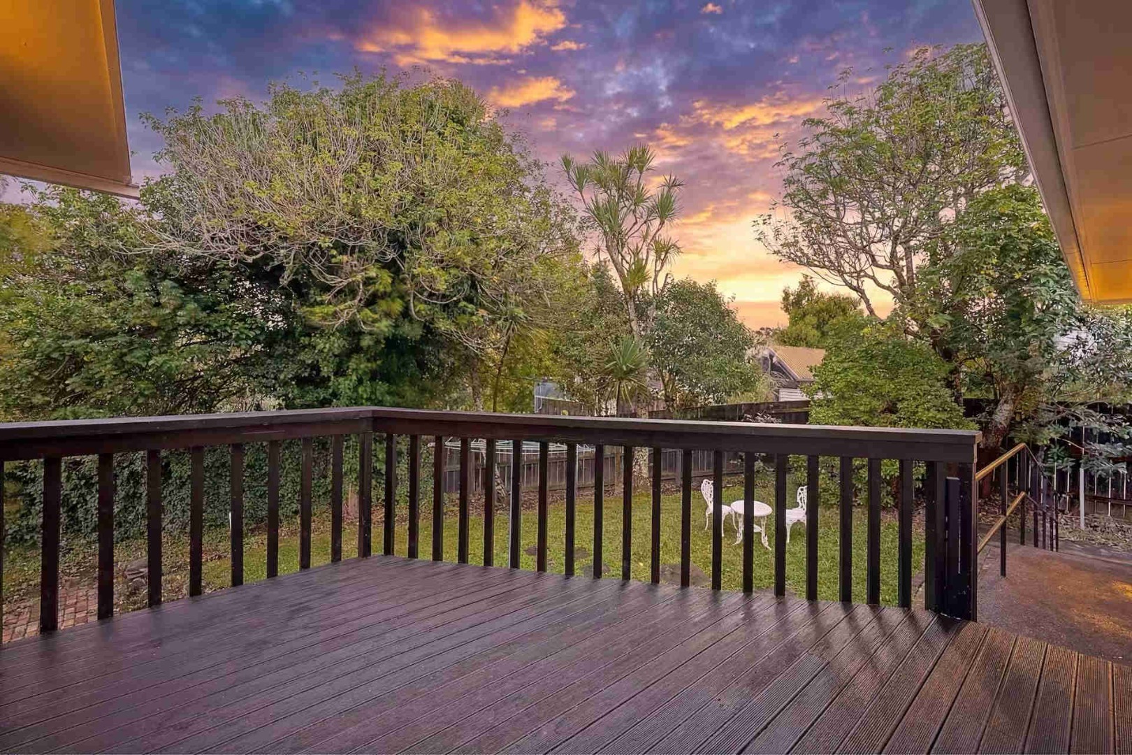 Suitable for Families or Professionals seeking quality and space in a prime location. - photo 17